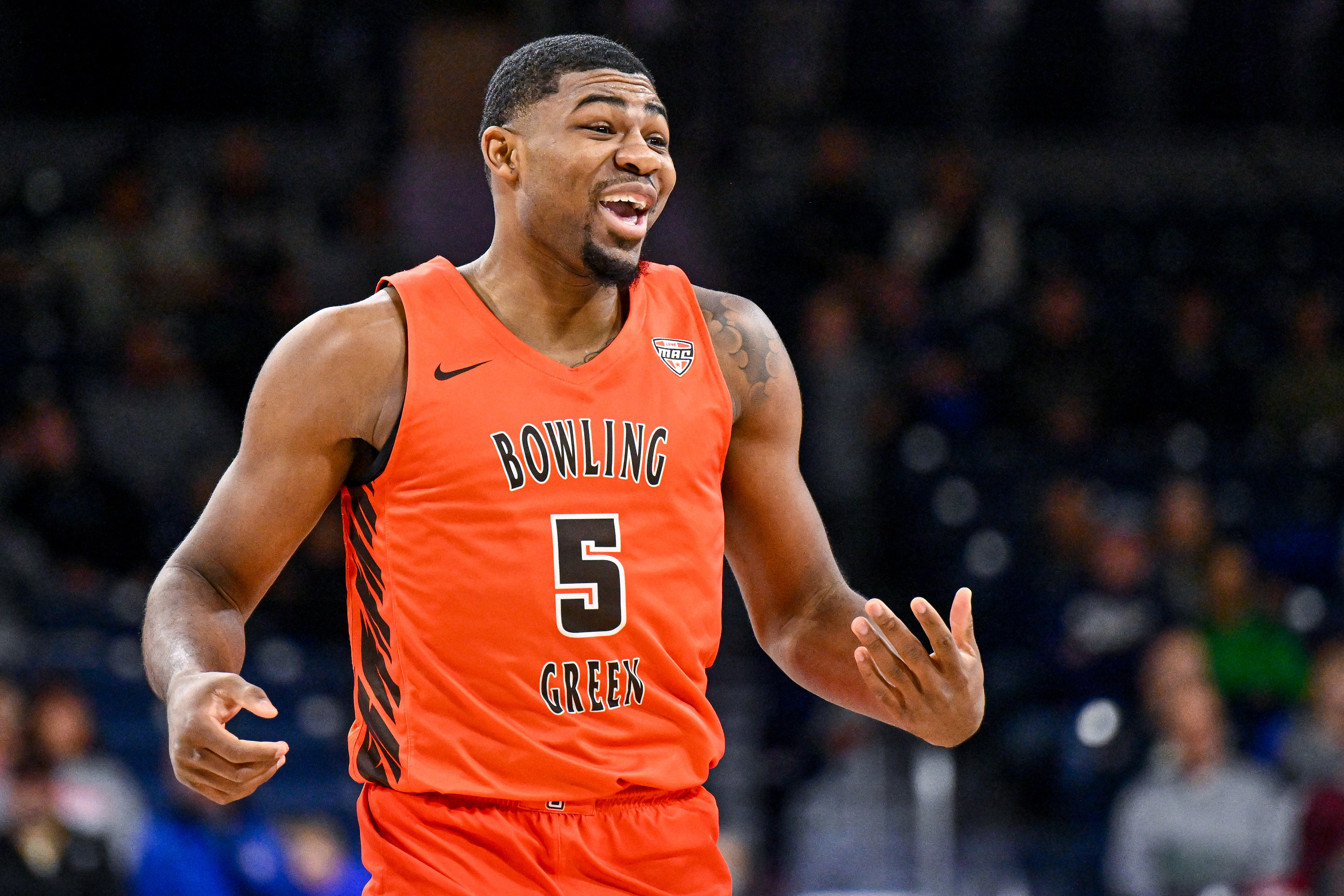 Bowling Green transfer Rashaun Agee tallied 13.3 points and 9.9 rebounds for the Falcons this past season (Image Source: IMAGN).