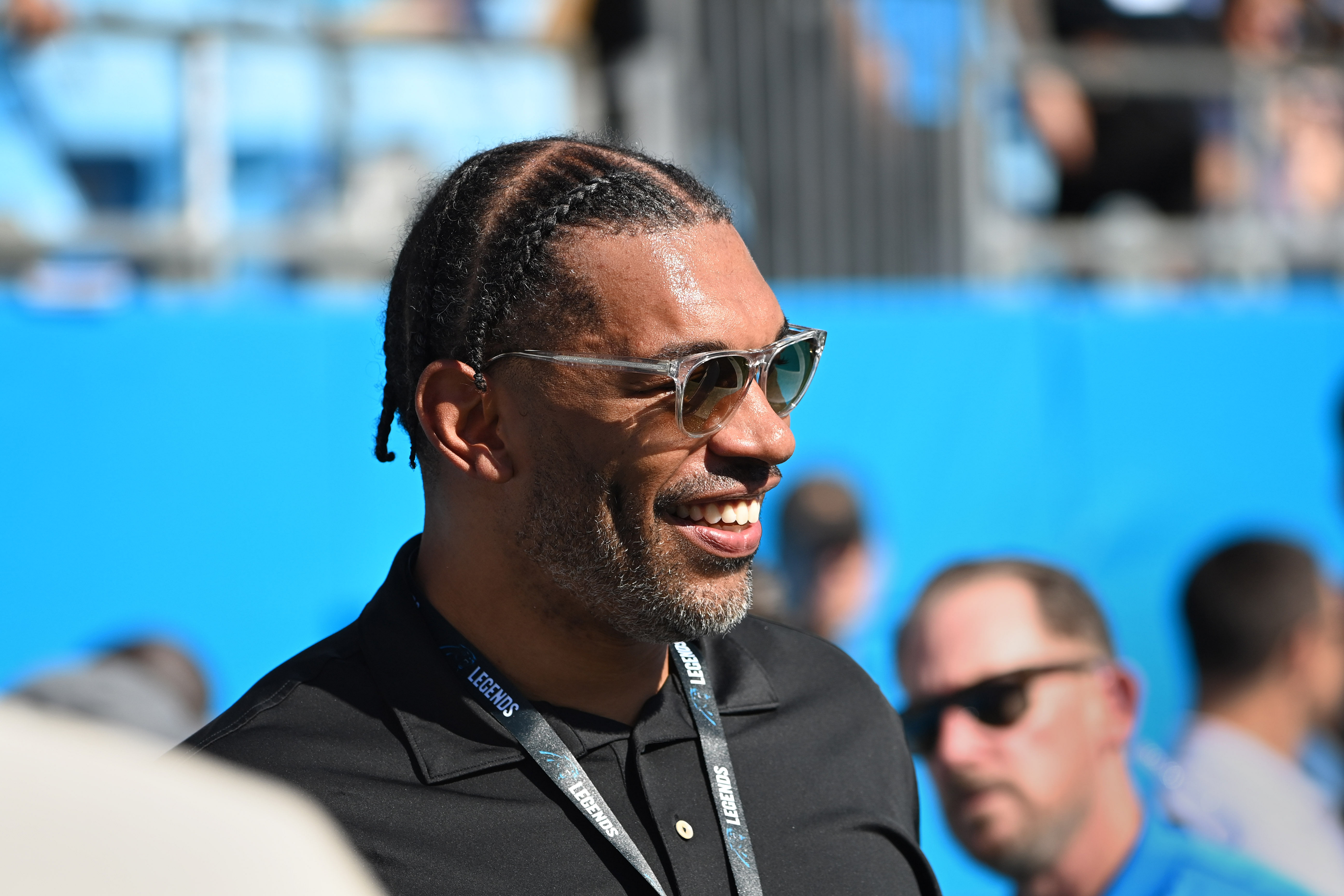 Former Carolina Panthers LB Julius Peppers (Source: Imagn)