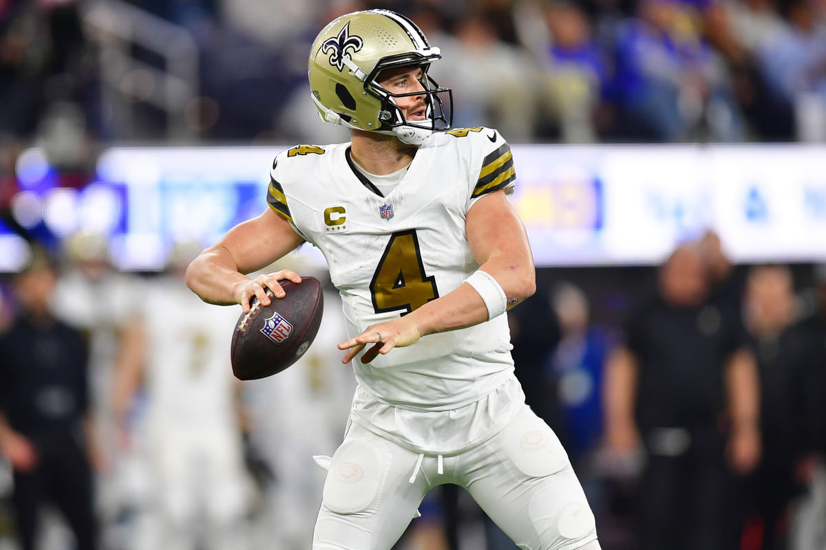Is Derek Carr playing today? Latest on Saints QB for Week 2 NFL