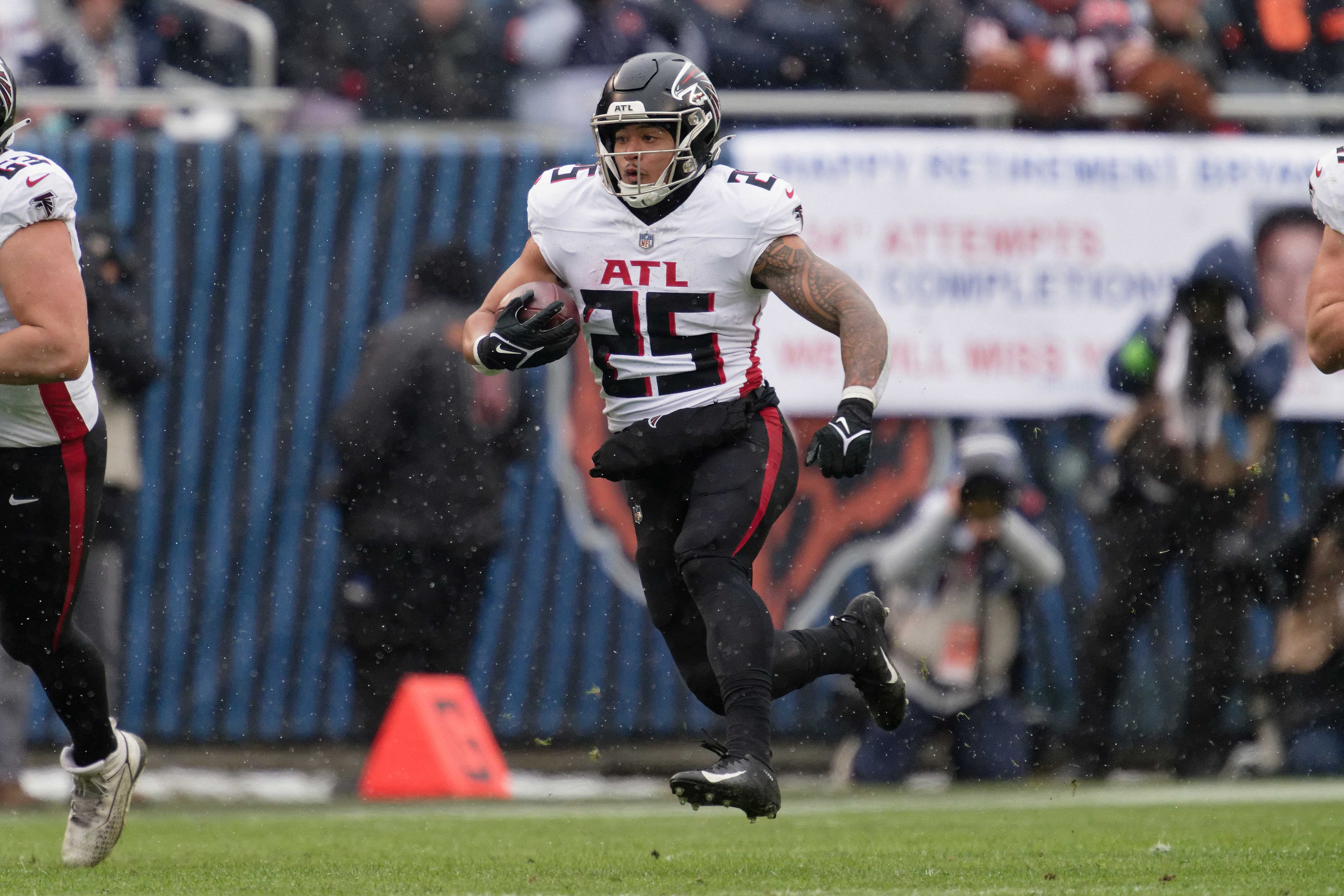 NFL: Atlanta Falcons at Chicago Bears - Source: Imagn