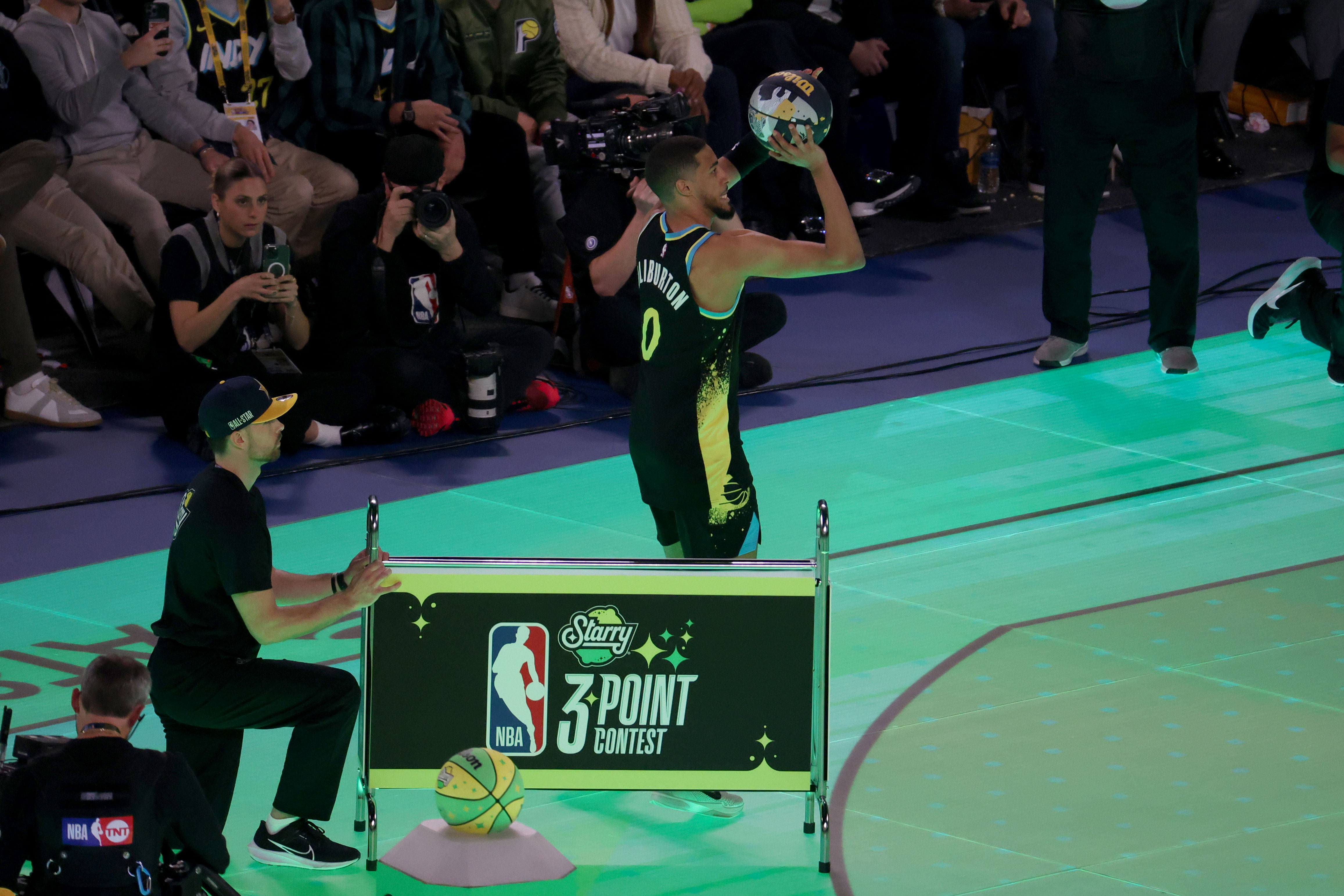 Three-point contest (Image via IMAGN)