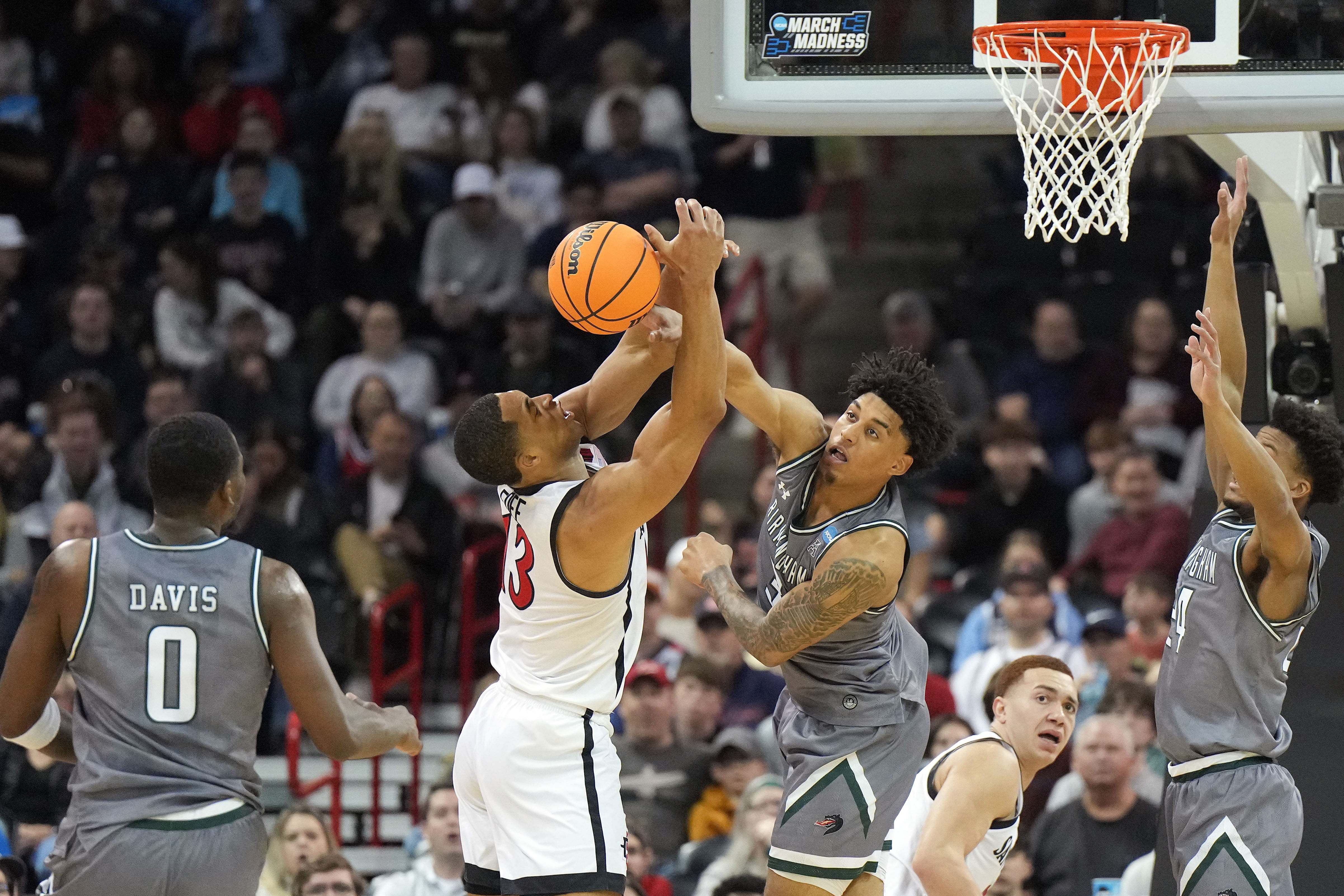 Yaxel Landeborg averaged a double-double with UAB this past season. (Image Source: IMAGN)