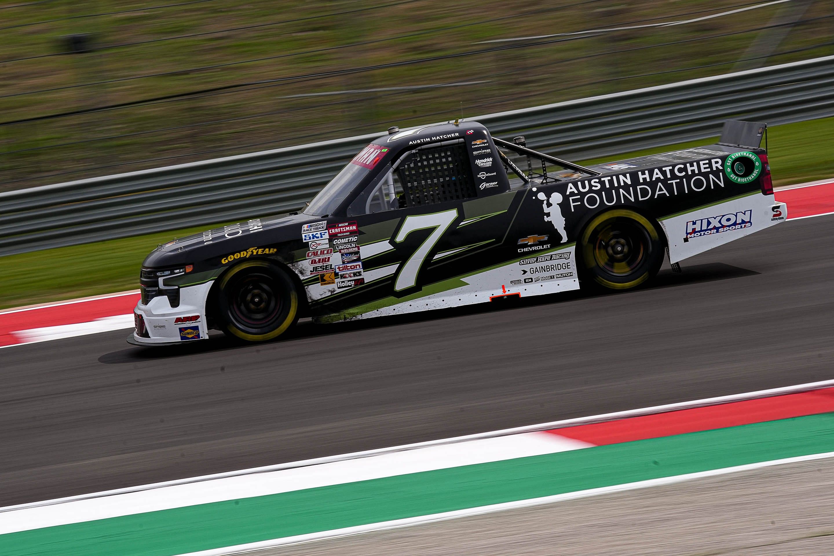 Connor Zilisch (7) racing in NASCAR Craftsman Truck Series Xpel 225 (IMAGN)