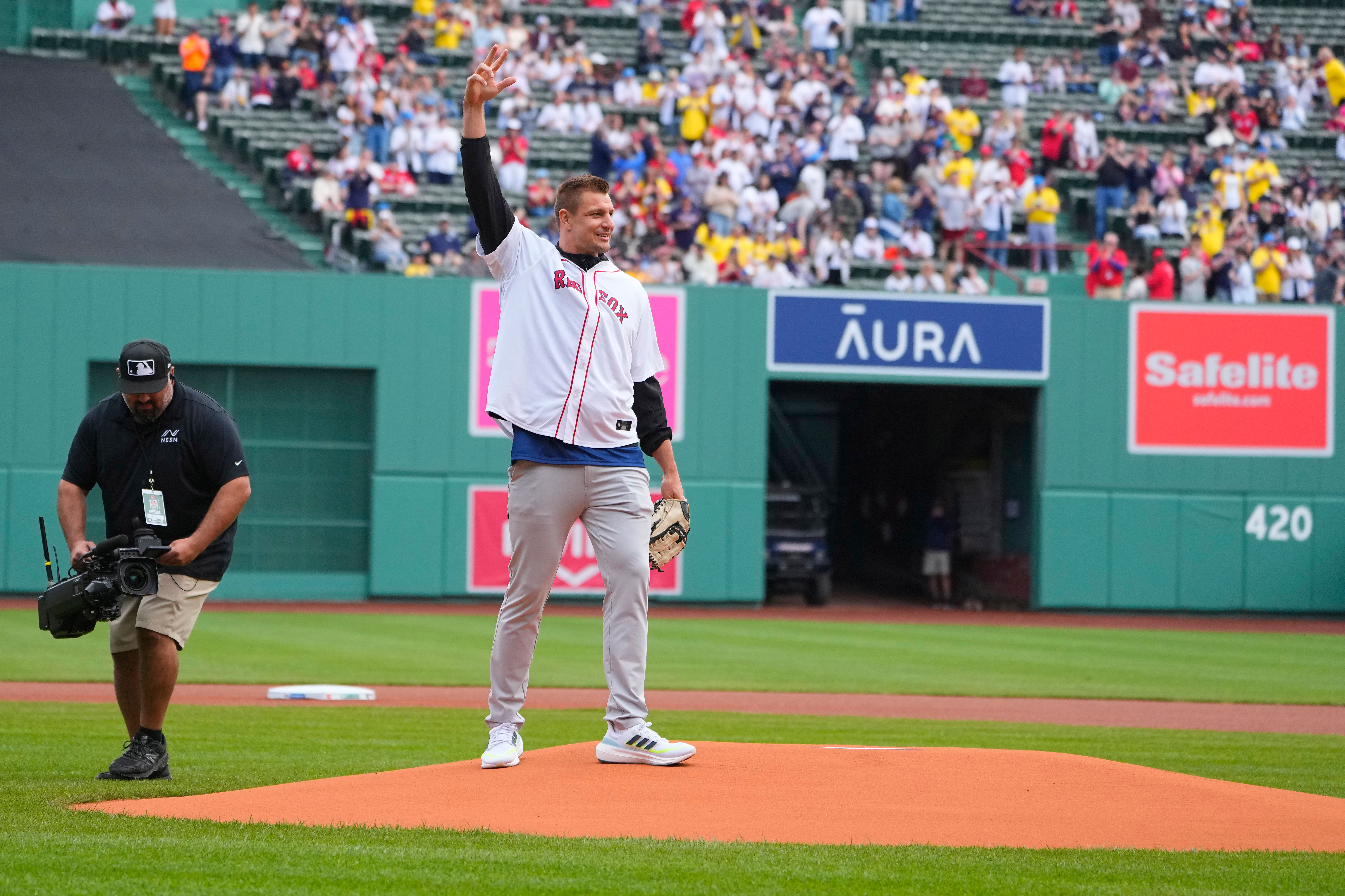 MLB: Cleveland Guardians at Boston Red Sox - Source: Imagn