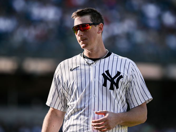DJ LeMahieu Injury Update: Yankees infielder removed from lineup against Rockies after facial injury in pregame warmup