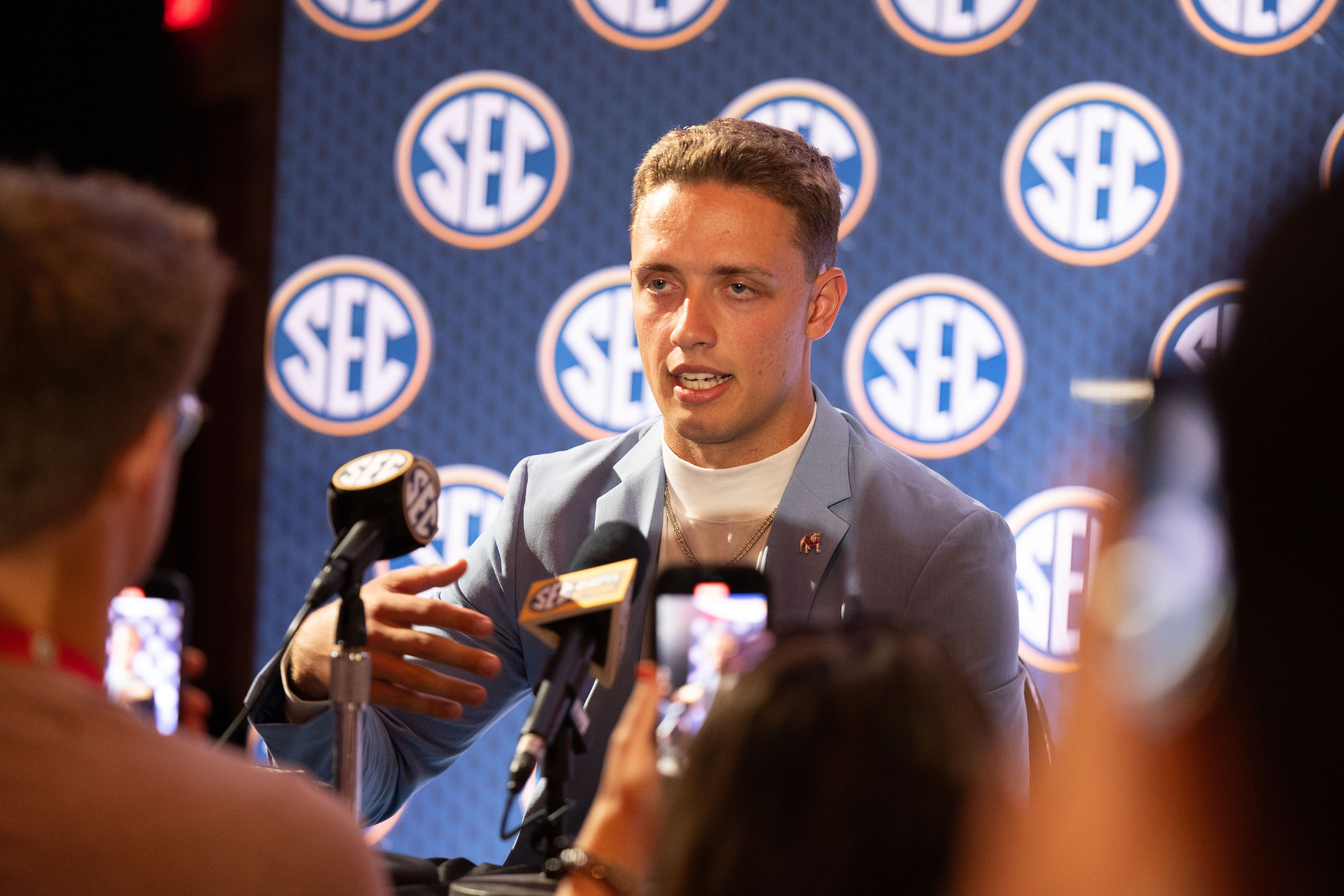 Georgia quarterback Carson Beck speaking at Omni Dallas Hotel - Source: Imagn