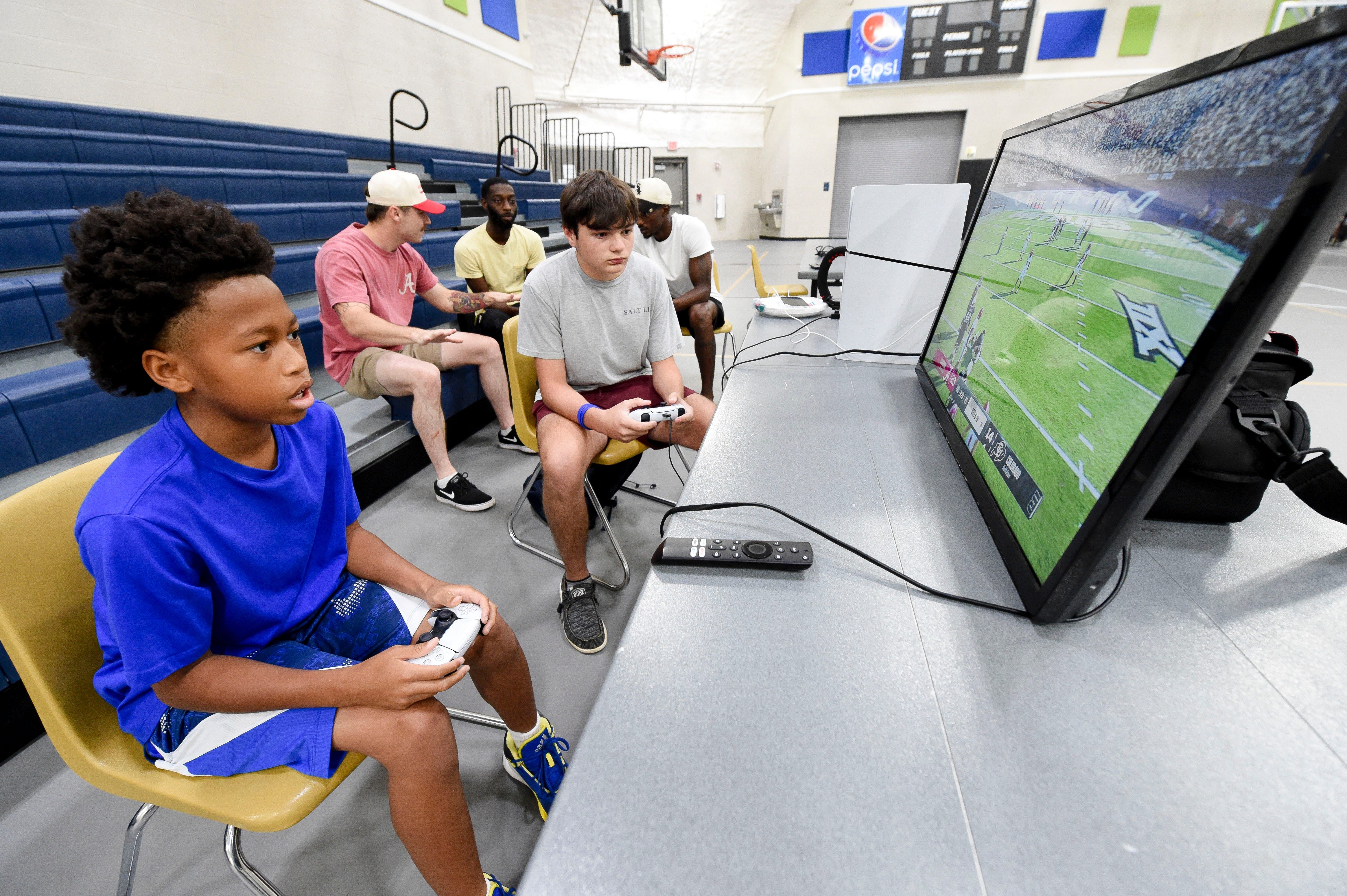 Andrew Carter and Rylee Pierson play each other on the new EA Sports College Football 25 video game - (Source: IMAGN)