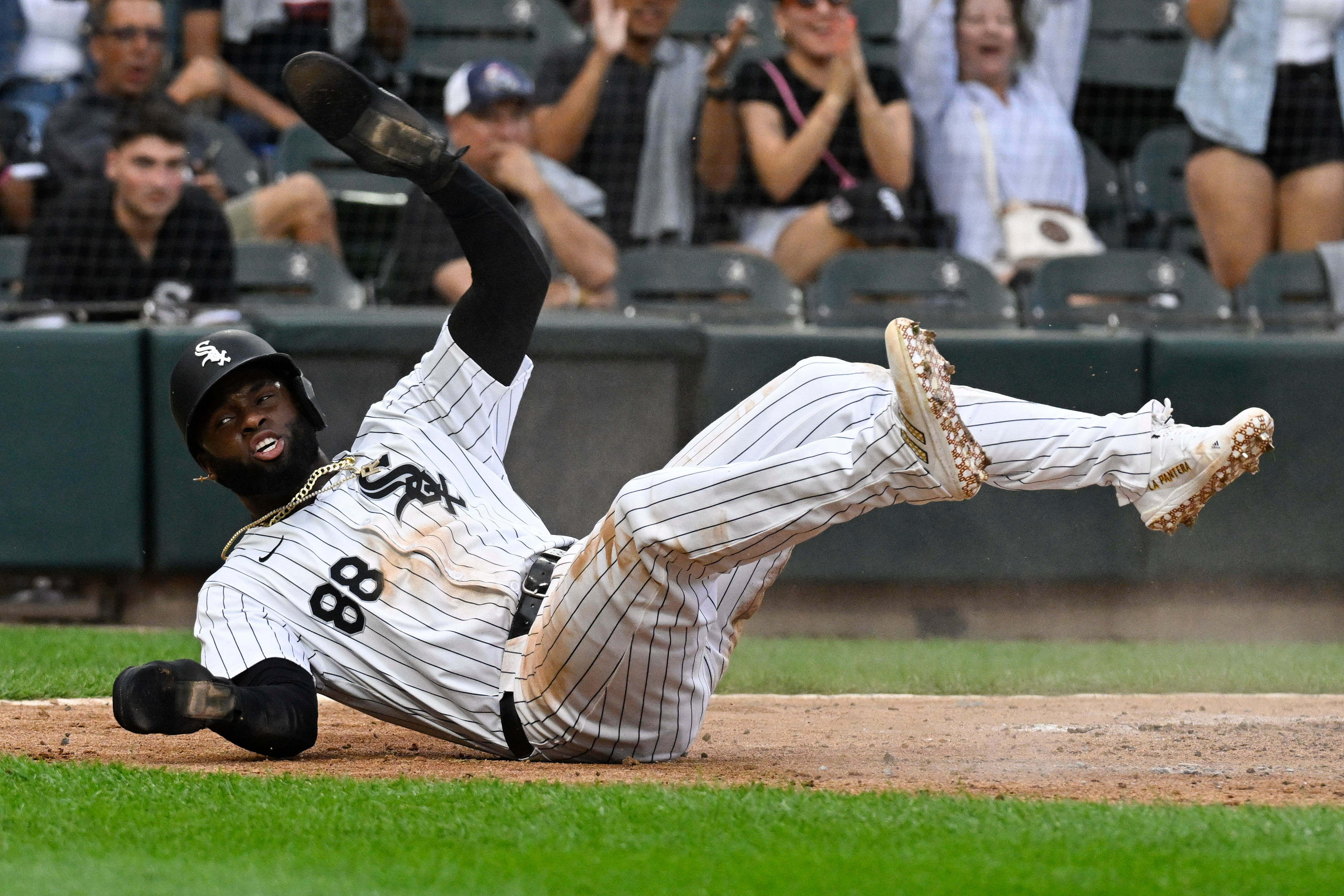 Luis Robert Jr. wasn&#039;t traded by the White Sox (Imagn)