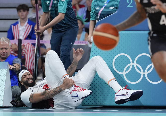 Anthony Davis offers positive injury update after tangling with Wenyen Gabriel during Sudan clash