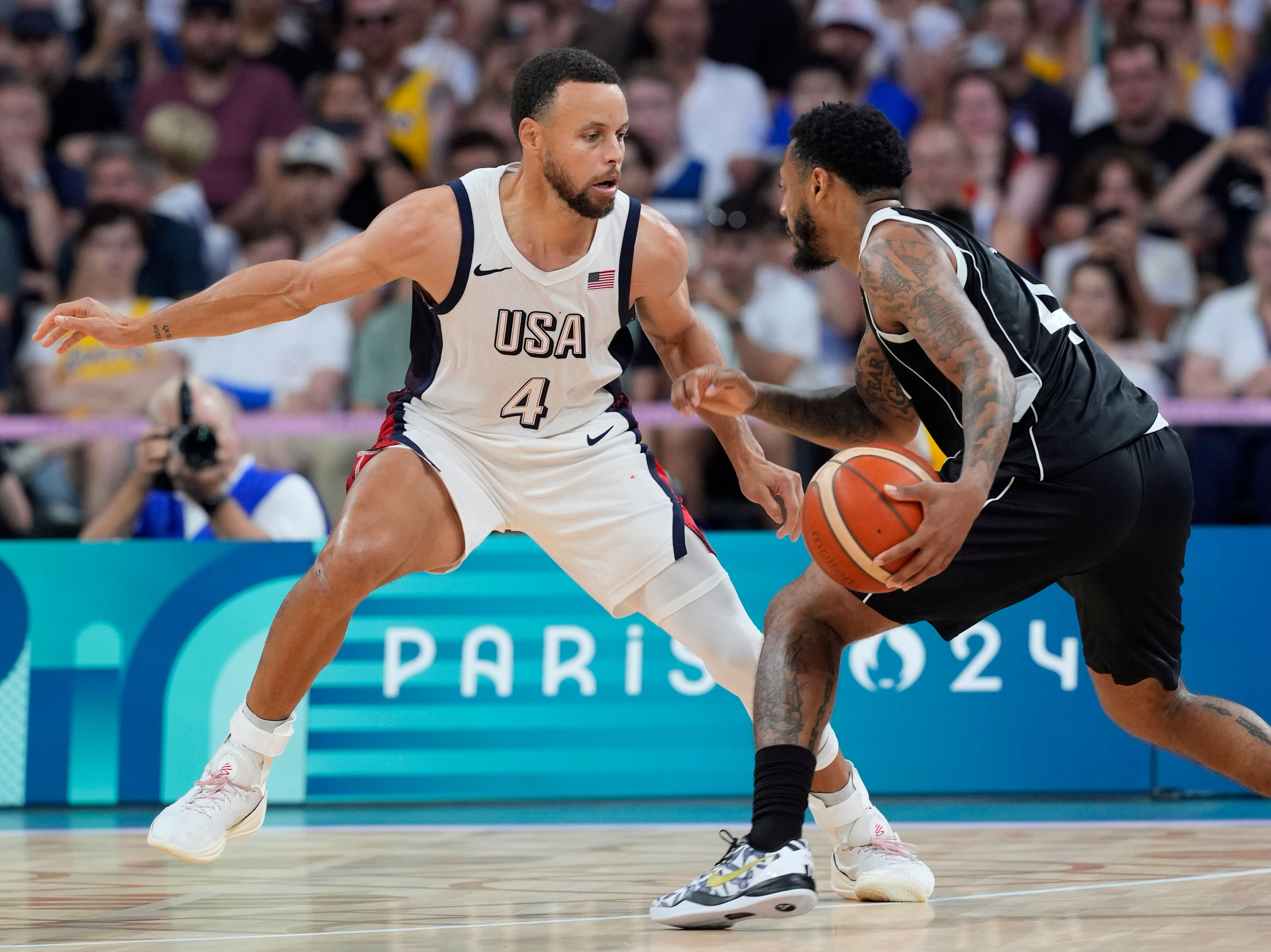 Carlik Jones against Stephen Curry (Image Source: Getty)