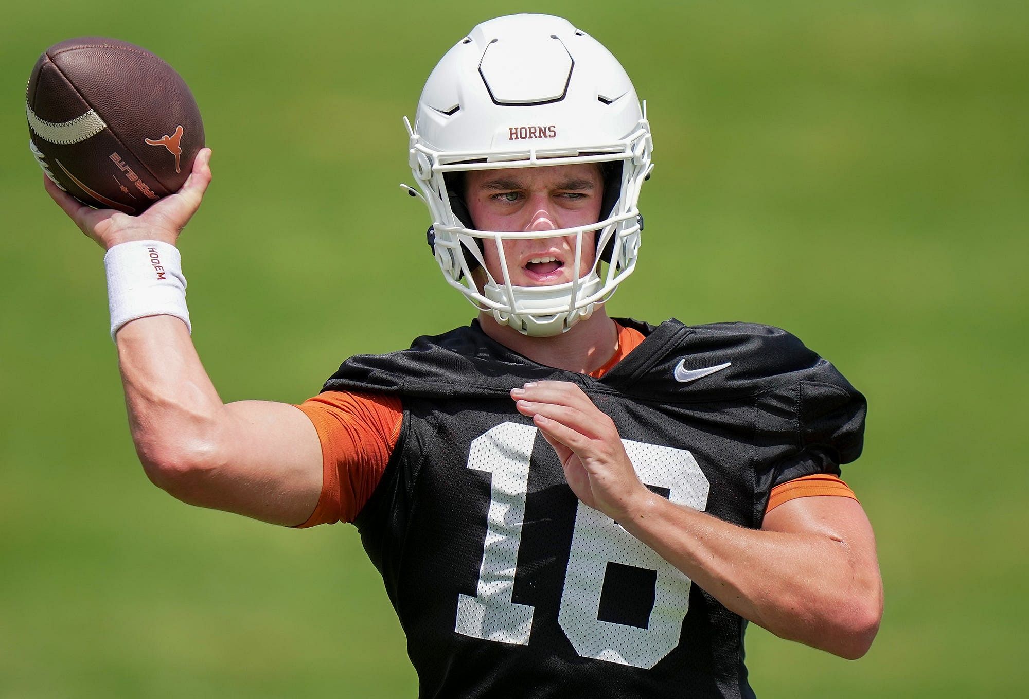 Texas Longhorns QB Arch Manning (Source: Imagn)