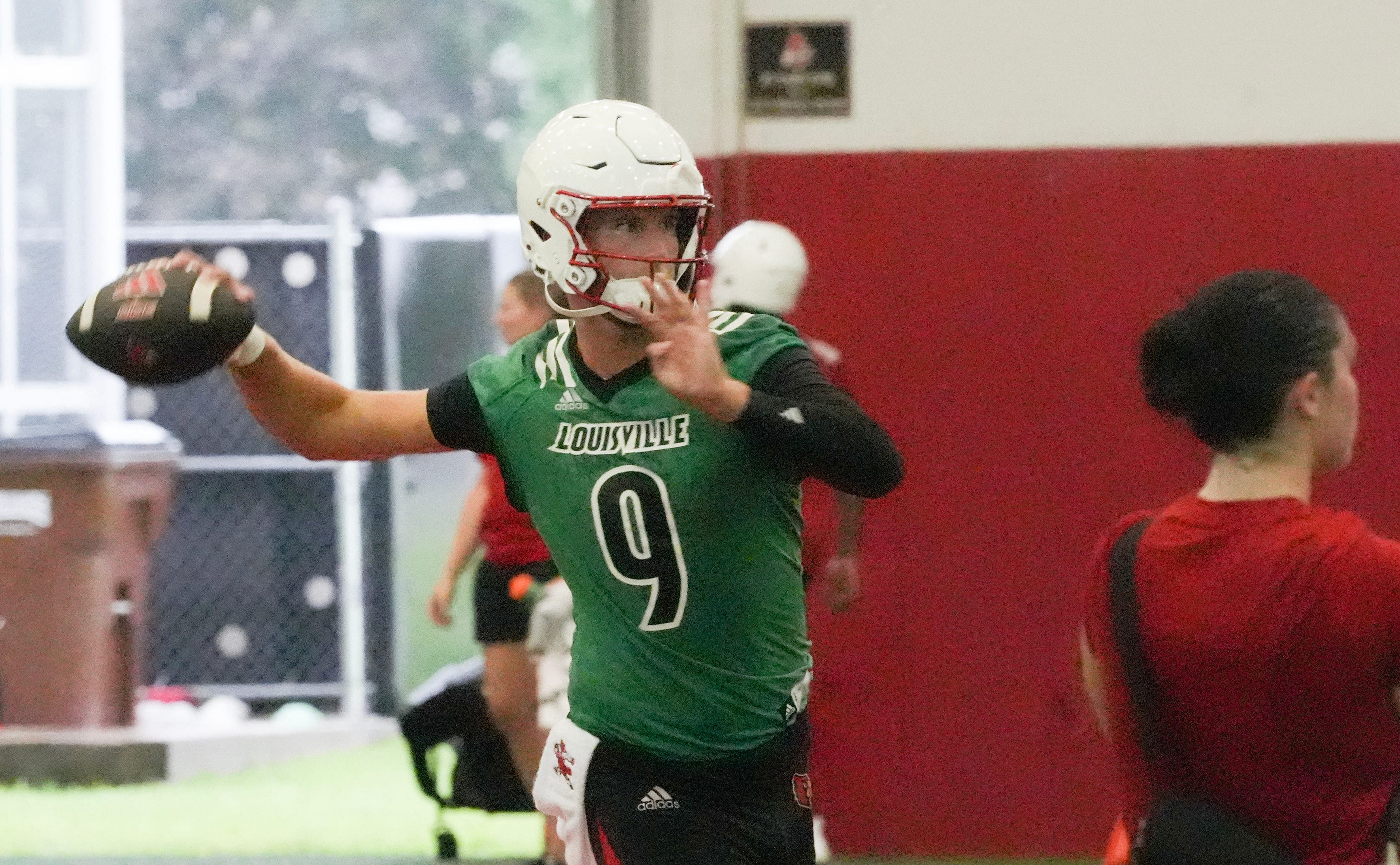 Louisville&#039;s Tyler Shough is one of the oldest college football QBs in the nation (Photo Credit: IMAGN)