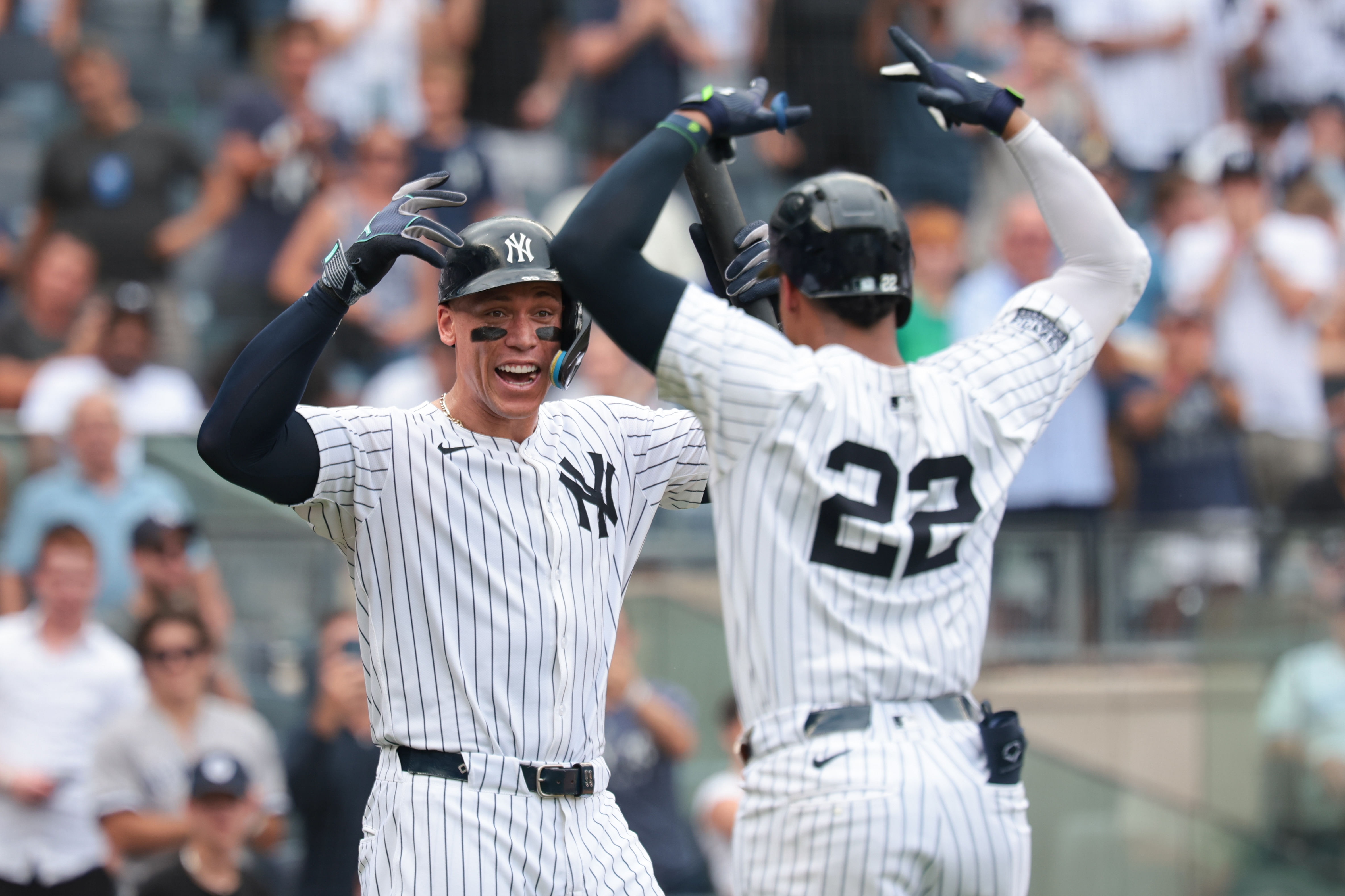 New York Yankees sluggers Aaron Judge and Juan Soto celebrating (Source: Imagn)