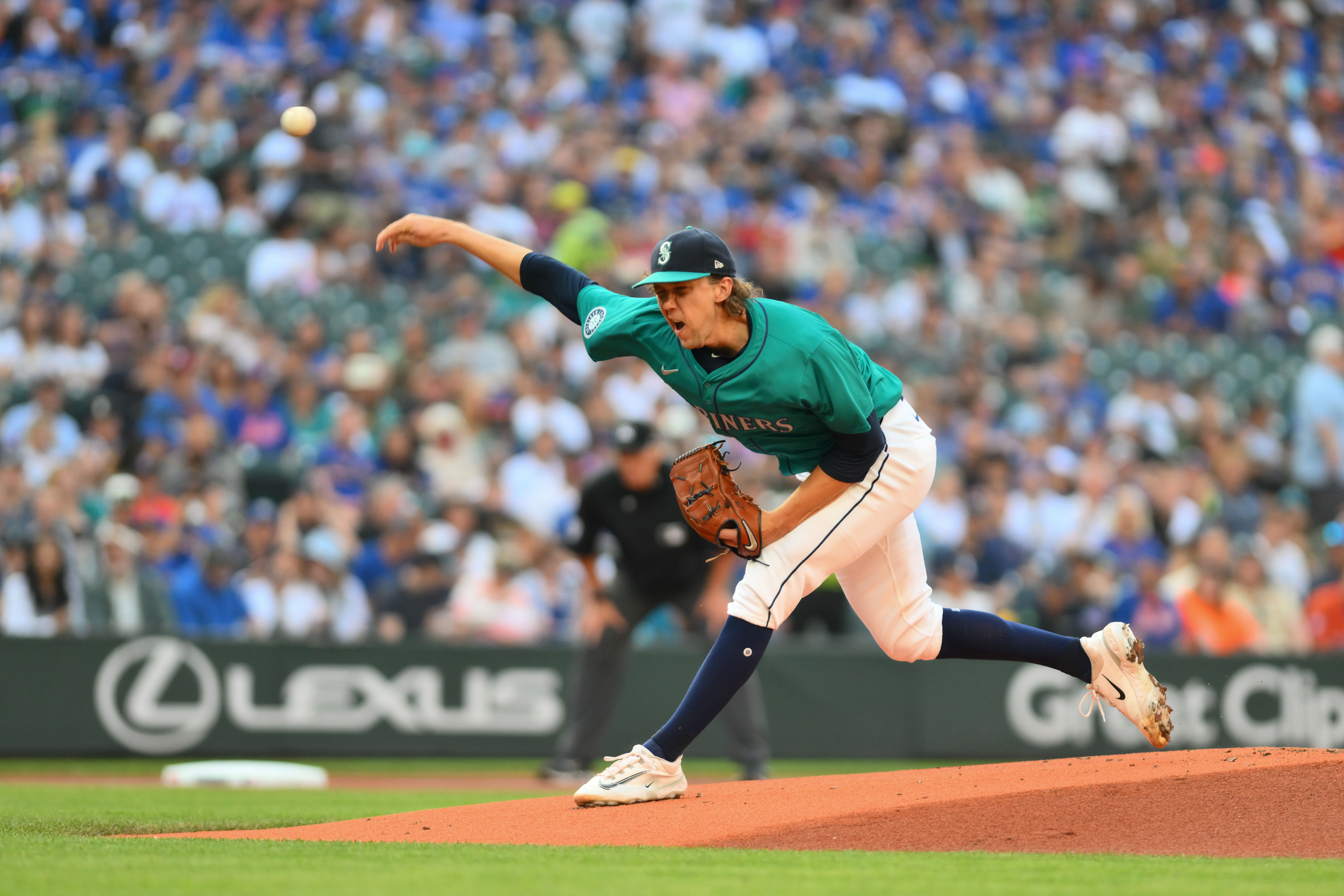 Logan Gilbert pitched seven shutout innings against the New York Mets on Saturday. (Photo Credit: IMAGN)