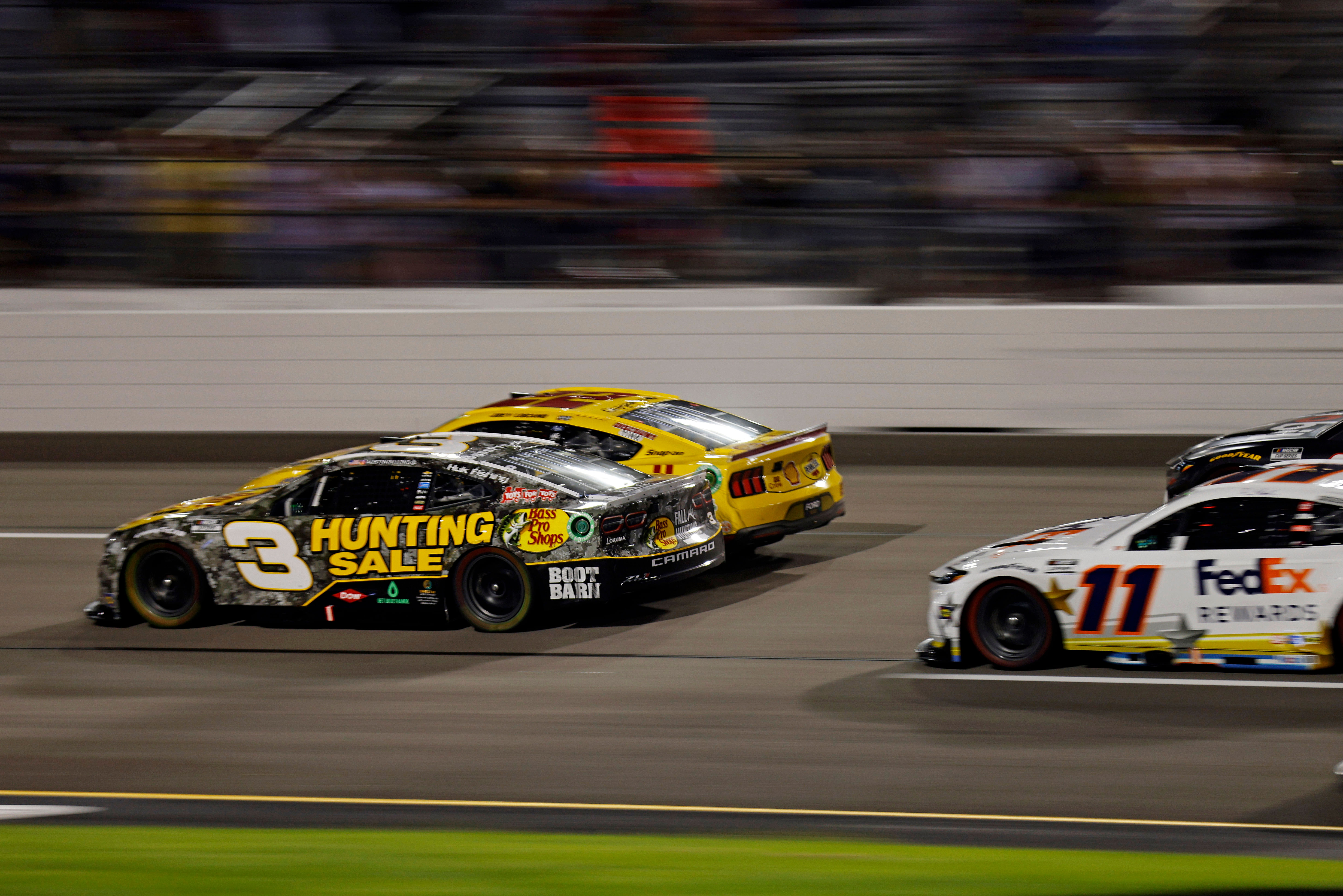 r Joey Logano (22) and Austin Dillion (3) restart the race for overtime during the Cook Out 400 at Richmond Raceway. Source: Imagn