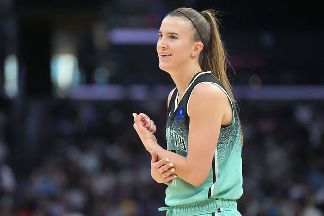 Sabrina Ionescu hits viral Yusuf Dikec pose after Breanna Stewart's 3 on Liberty's WNBA return