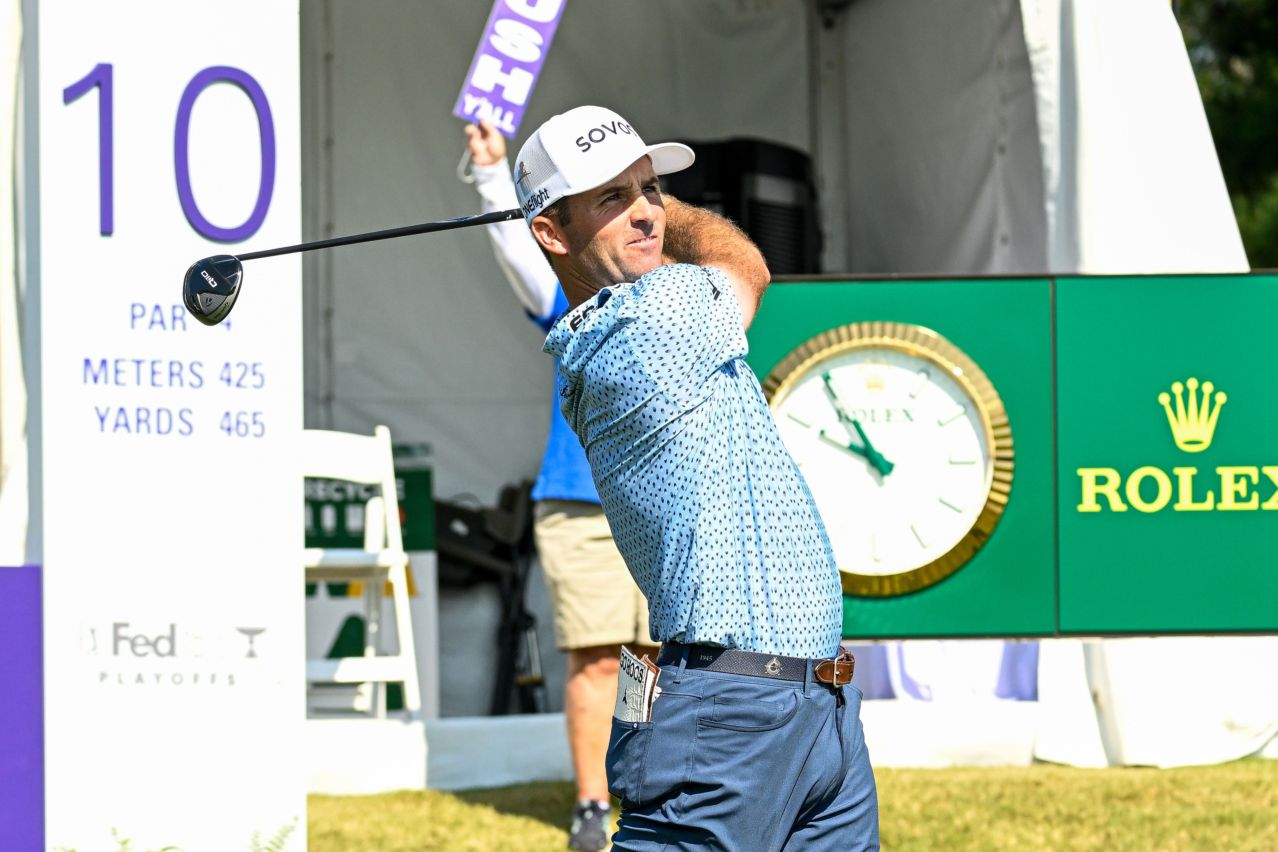 Who is leading the 2024 FedEx St. Jude Championship after round 2