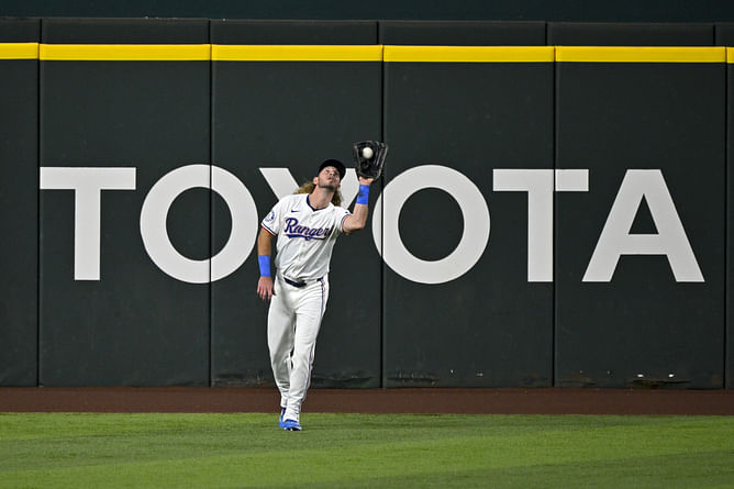 "The White Sox can’t have anything bro" - Fans react to Rangers OF Travis Jankowski's spectacular catch to rob Chicago of walk-off home run