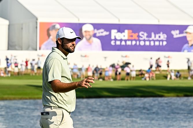 WATCH: Scottie Scheffler broke his round to spend time with a 9-year-old fighting Liver cancer at St. Jude’s FedEx Championship