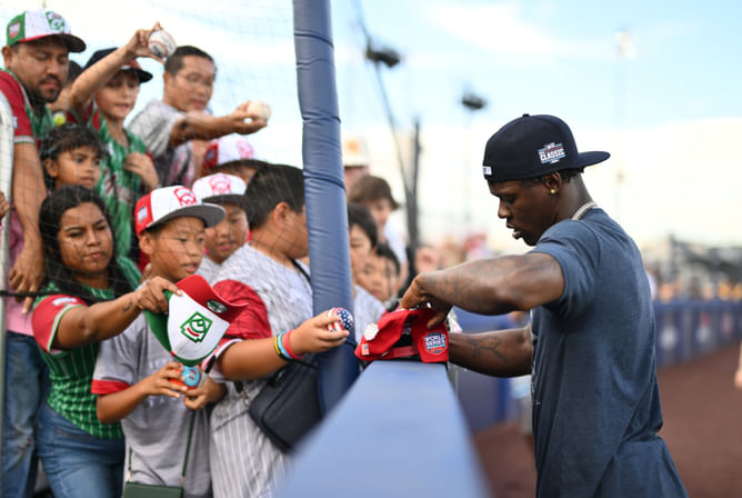 WATCH: Yankees' Jazz Chisholm Jr. gushes about his new "adopted little brother" he met on the bus