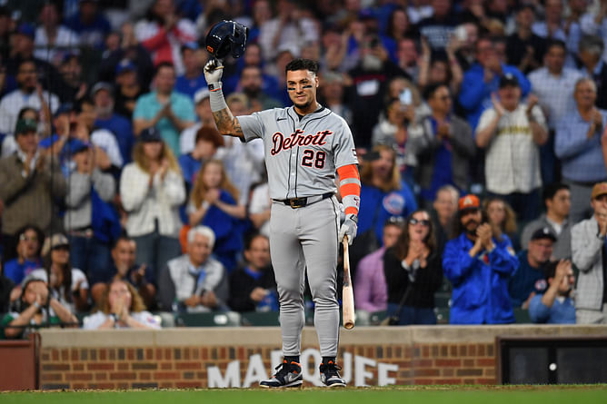 Watch: Tigers' Javier Baez receives standing ovation upon his return to Wrigley Field