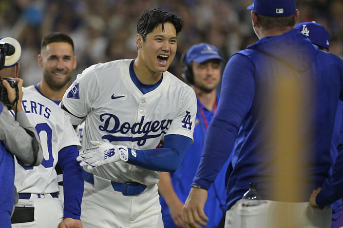 Shohei Ohtani joins historic 40-40 club in grand fashion