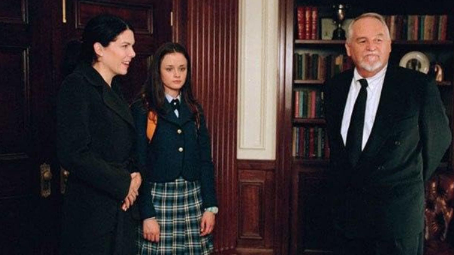 Still from Gilmore Girls (Image via Dorothy Parker Drank Here Productions, Hofflund/Polone, Warner Bros. Television)