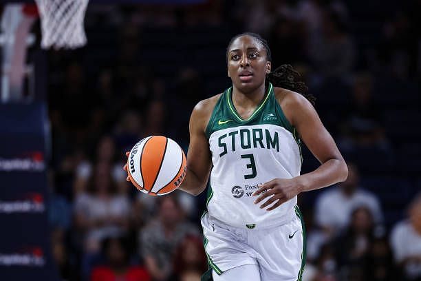 Nneka Ogwumike Team