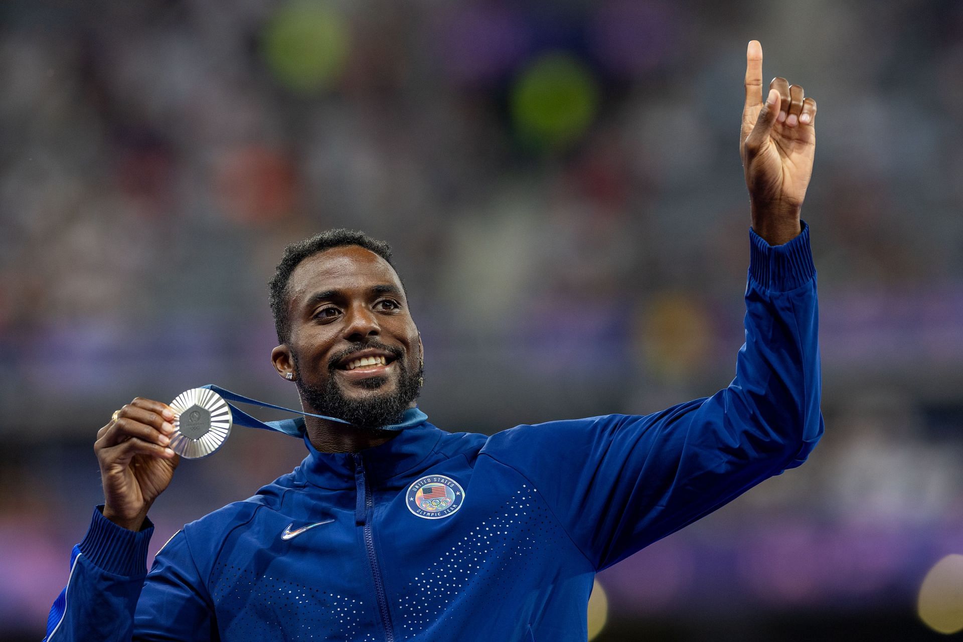 Kenny Bednarek with his 200m silver medal from the Paris Olympics 2024 [Image Source: Getty]