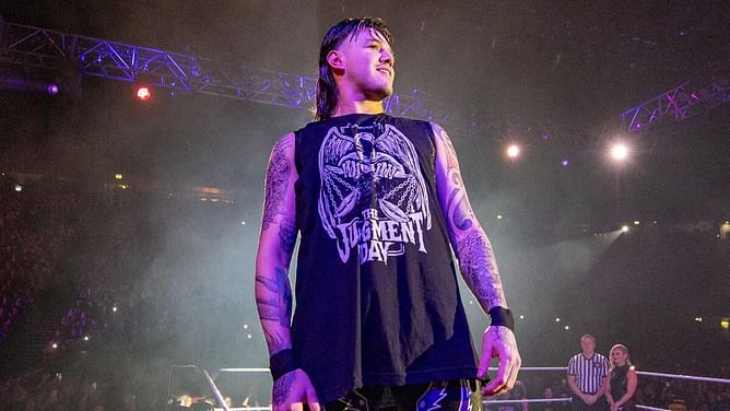 Female WWE star is 'a 10/10,' believes Dominik Mysterio