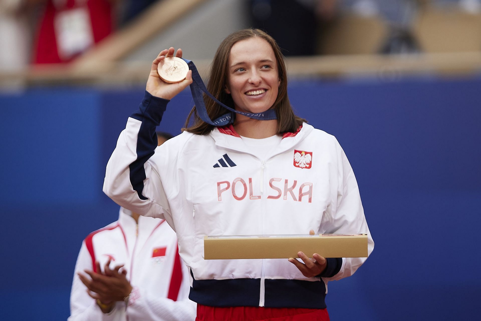 Iga Swiatek with her bronze medal at the Paris Olympics 2024 [Image Source: Getty Images]