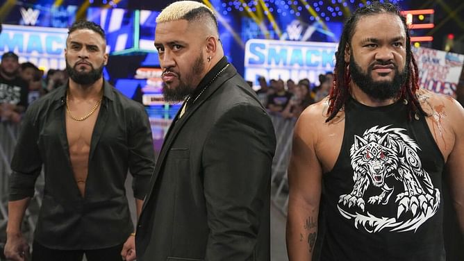39-year-old RAW Superstar to invade SmackDown and cost Bloodline the WWE Tag Team title? Exploring the possibility