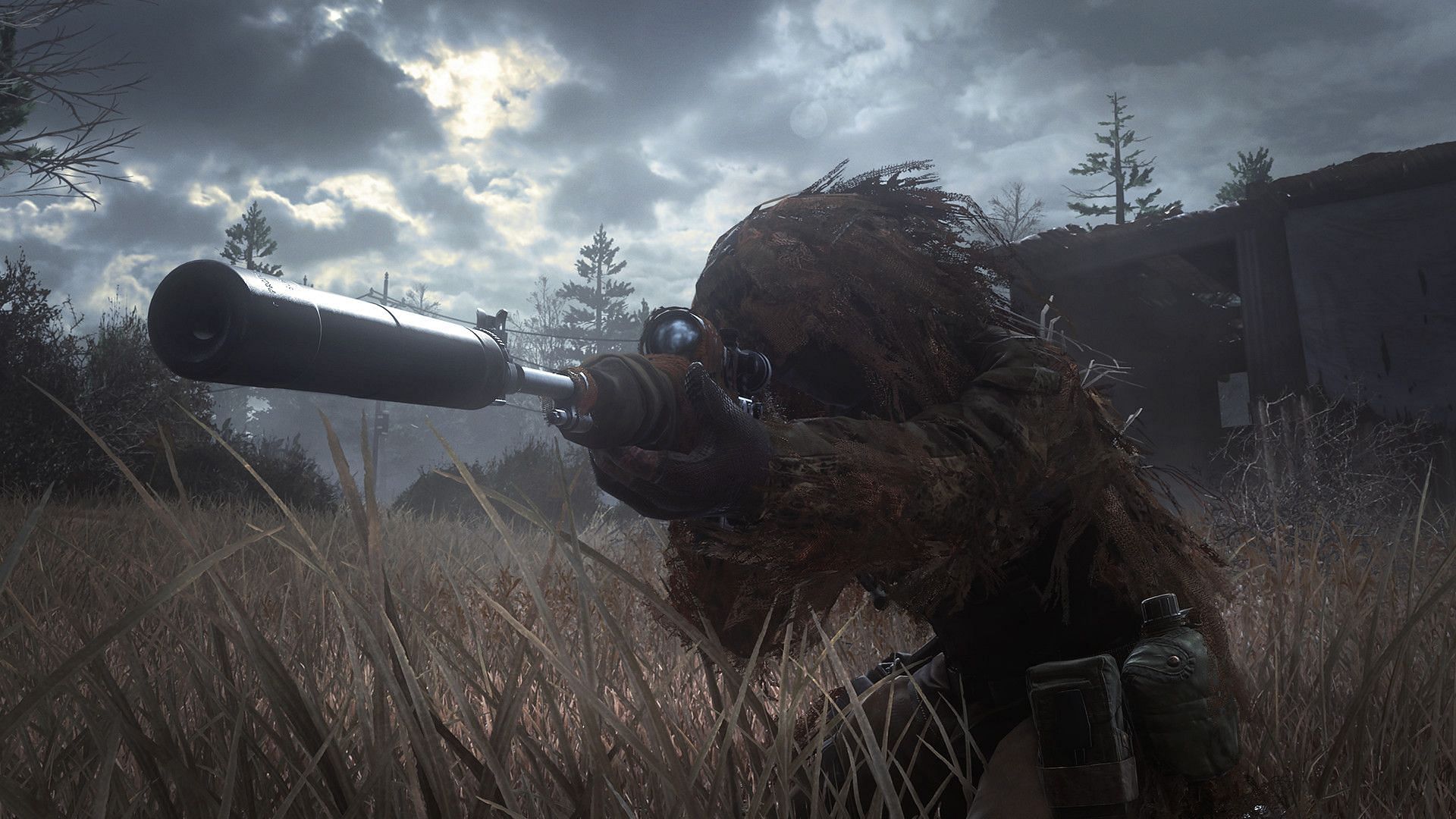 An Operator in a Ghillie Suit aiming with a Sniper Rifle in Modern Warfare Remastered