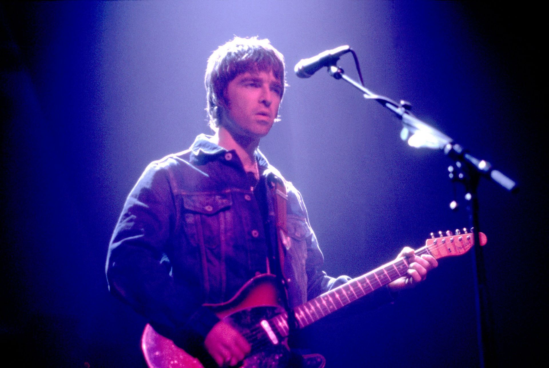 Oasis On Stage - Source: Getty