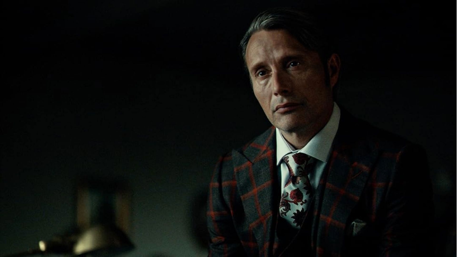 Mads Mikkelsen in a still from Hannibal Season 2 (Image via Prime Video)