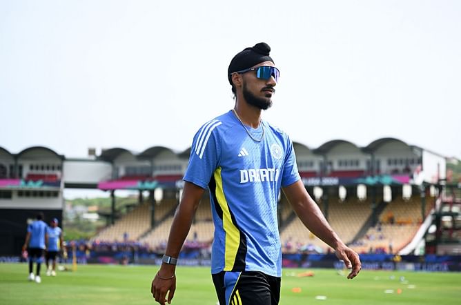 5 bowlers who can't afford to perform badly in 2024 Duleep Trophy ft. Arshdeep Singh