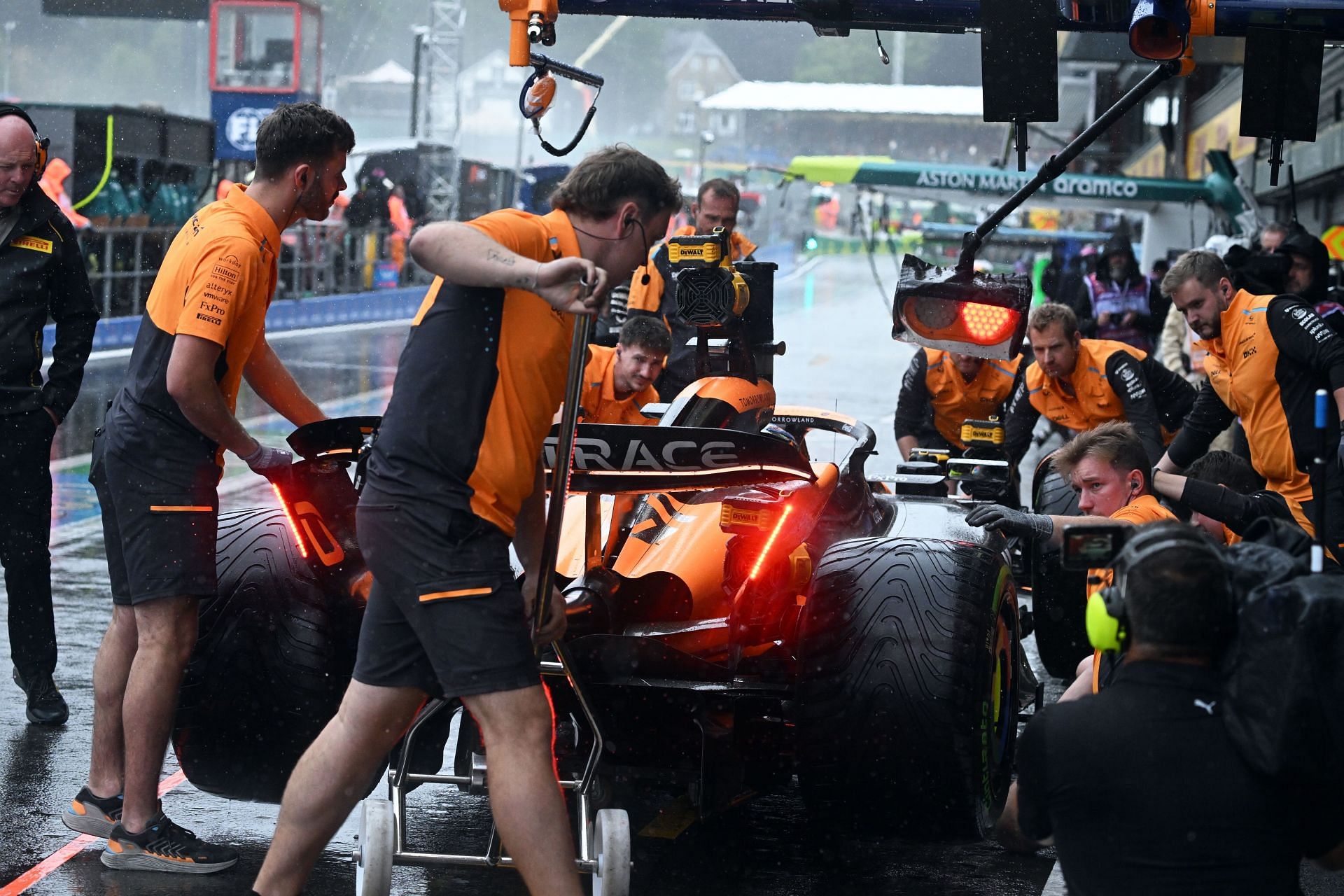 McLaren F1 car during a pit stop. (Images via Getty Images)