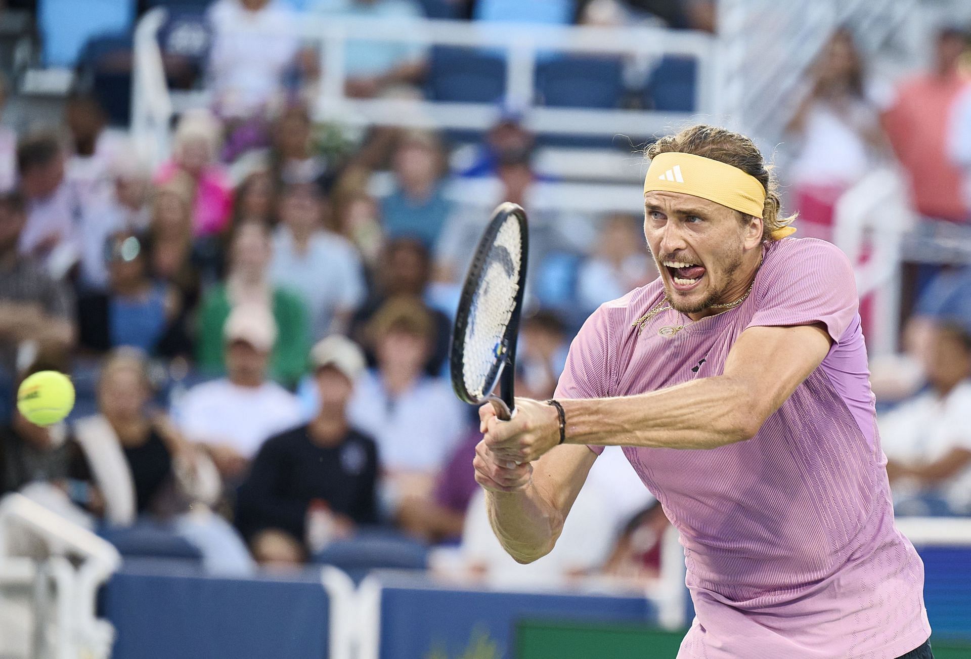 Alexander Zverev hitting a backhand at the Cincinnati Open 2024 (Getty Images)