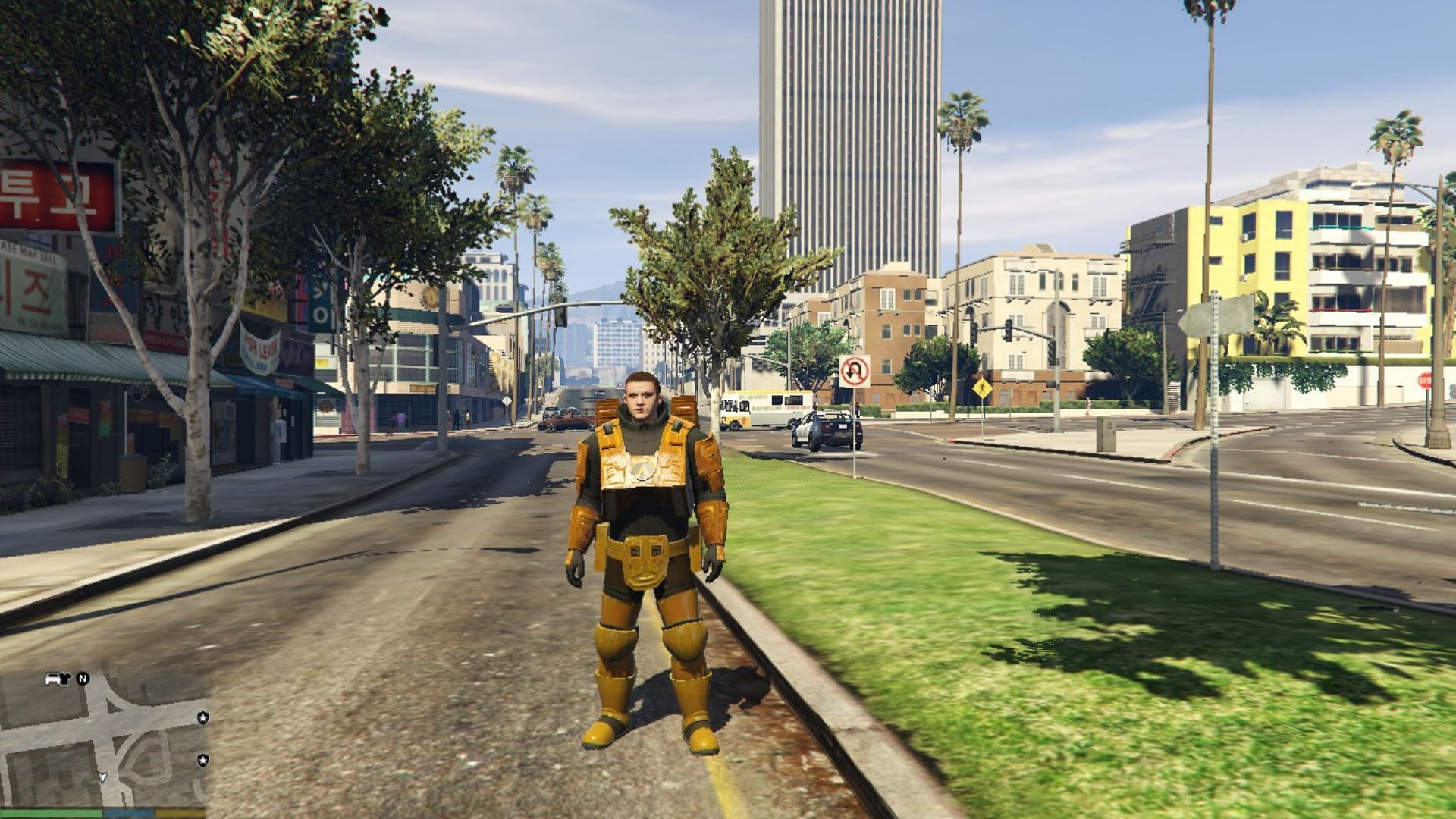 A demonstration of the Hazardous Environment Suit in Grand Theft Auto 5 (Image via BluOtter)