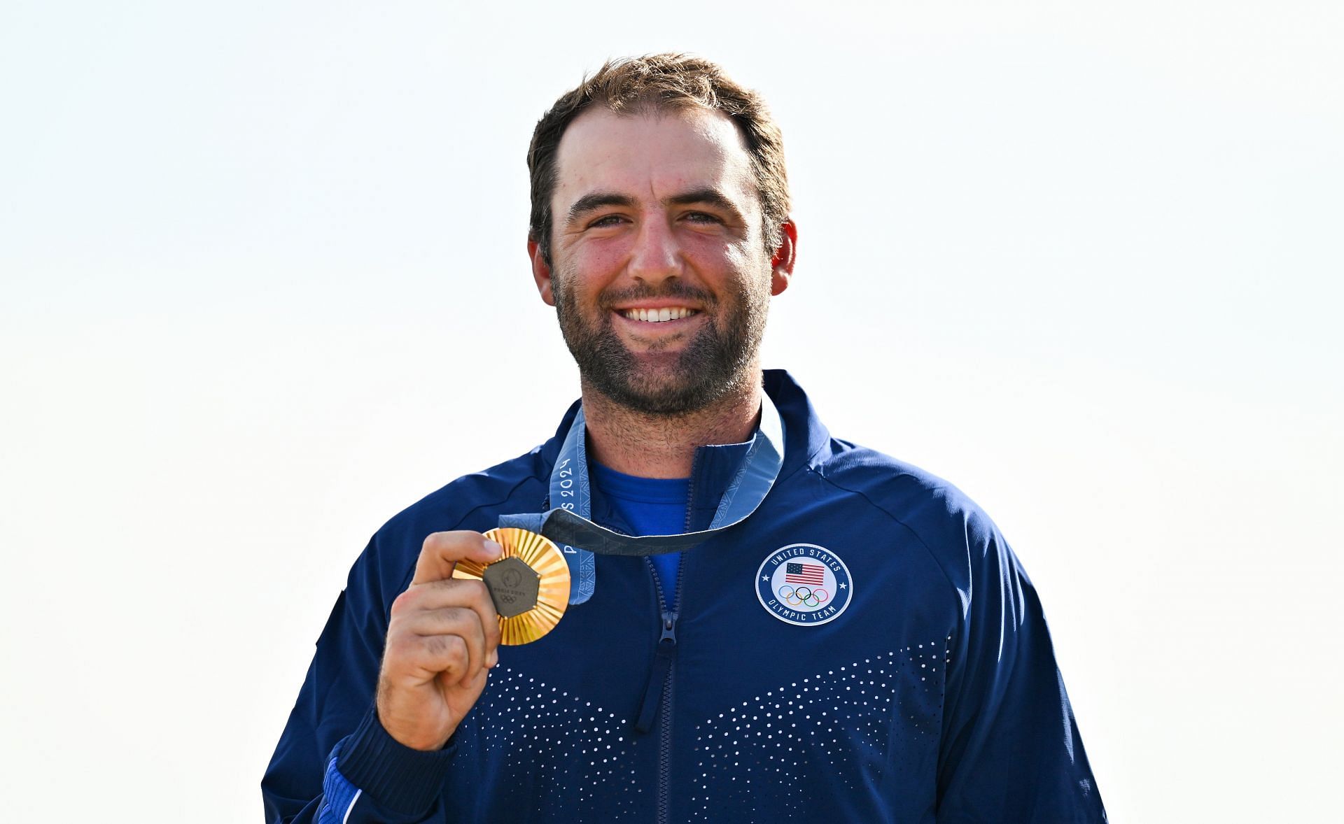 What was in gold medal winner Scottie Scheffler's Paris Olympics bag?