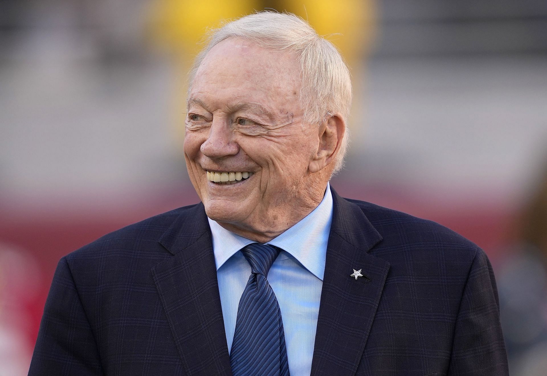 Jerry Jones during Dallas Cowboys vs. San Francisco 49ers (source: Getty)