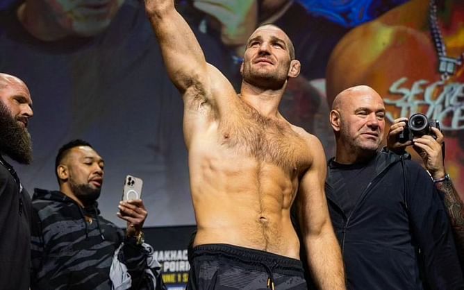 Sean Strickland should fight for the middleweight title in November-December, says coach: "He has never really lost the belt"