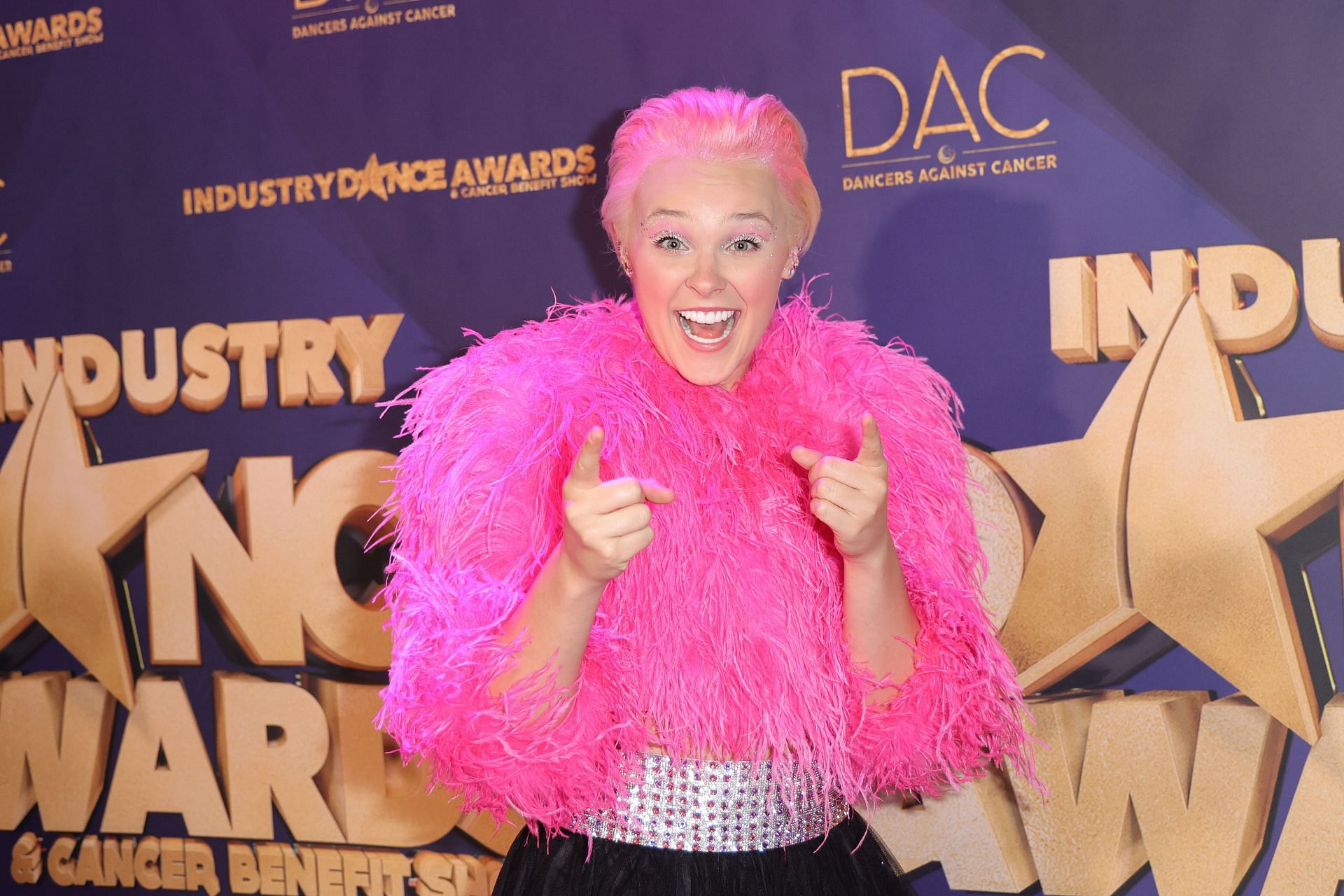 Singer Jojo Siwa again made the news (Image via Momodu Mansaray/Getty Images)