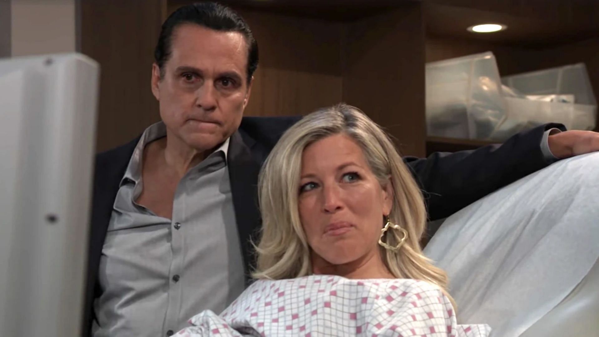 Carly and Sonny take their baby&#039;s ultrasound. (Image via ABC)