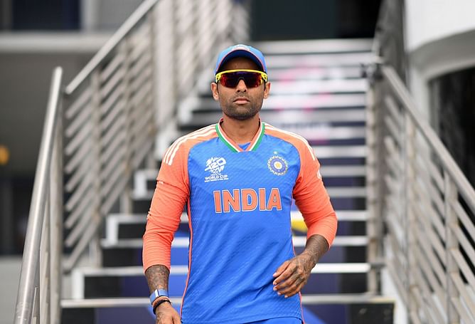 [Watch] Suryakumar Yadav interacts with young Tamil Nadu cricketers during Buchi Babu Cricket Tournament 2024