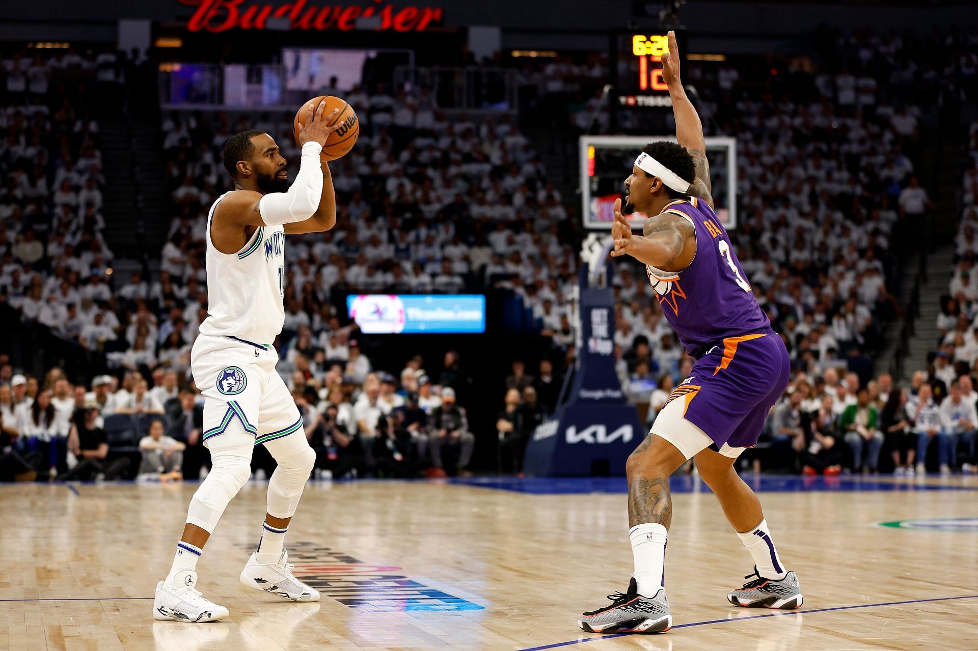 Phoenix Suns v Minnesota Timberwolves - Game Two (Image via Getty)