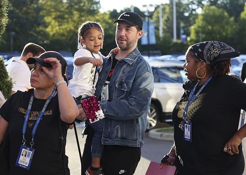 Alexis Ohanian with his daughter Olympia. (Image via Getty)