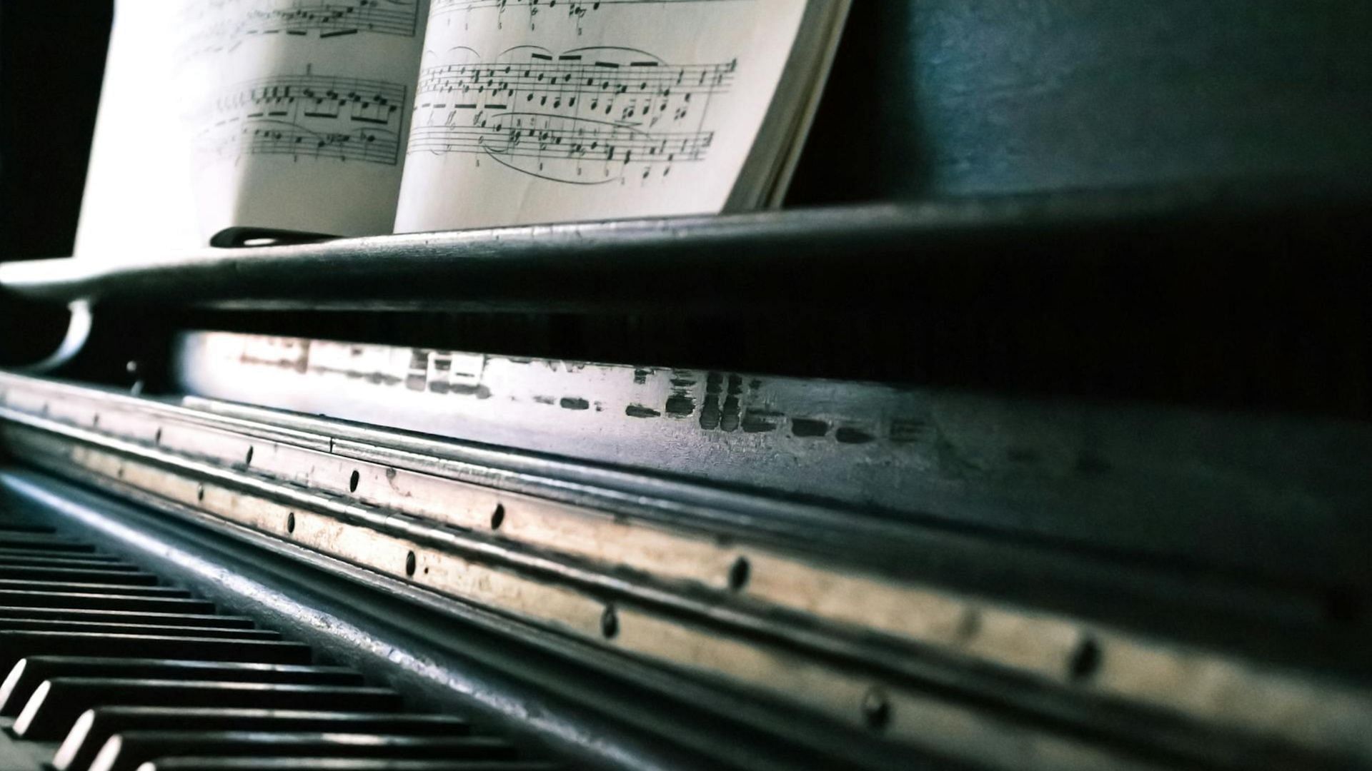 Her body was found lying a far beside the piano (Image via Pexels/Steve Johnson)