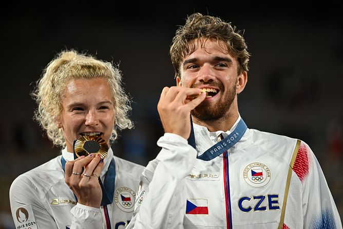 Katerina Siniakova & Tomas Machac's relationship goes viral after Paris Olympics kiss; fans' demand of a 'Hallmark movie' features on the TODAY show