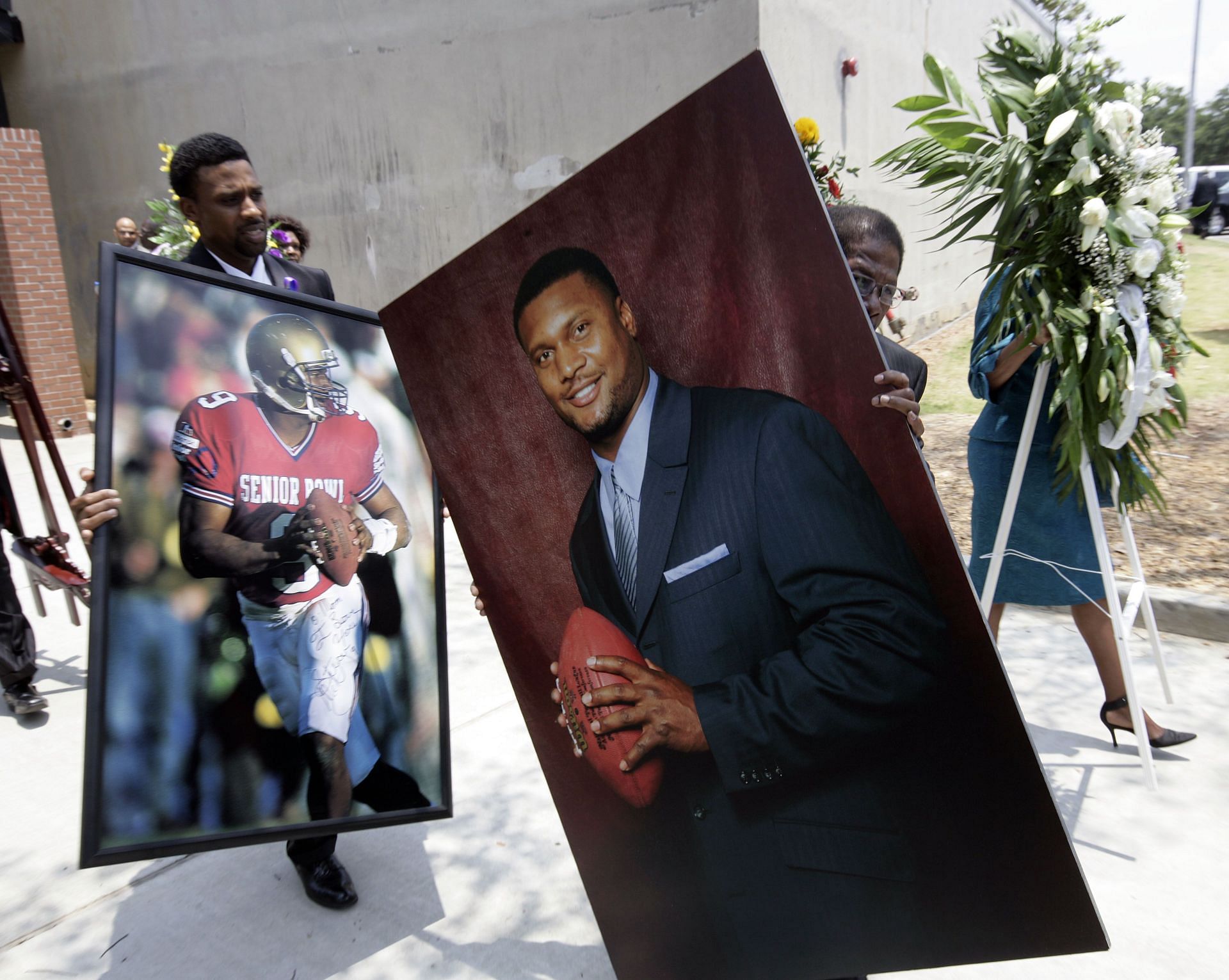 Steve McNair&#039;s Memorial Service (Image via Getty)